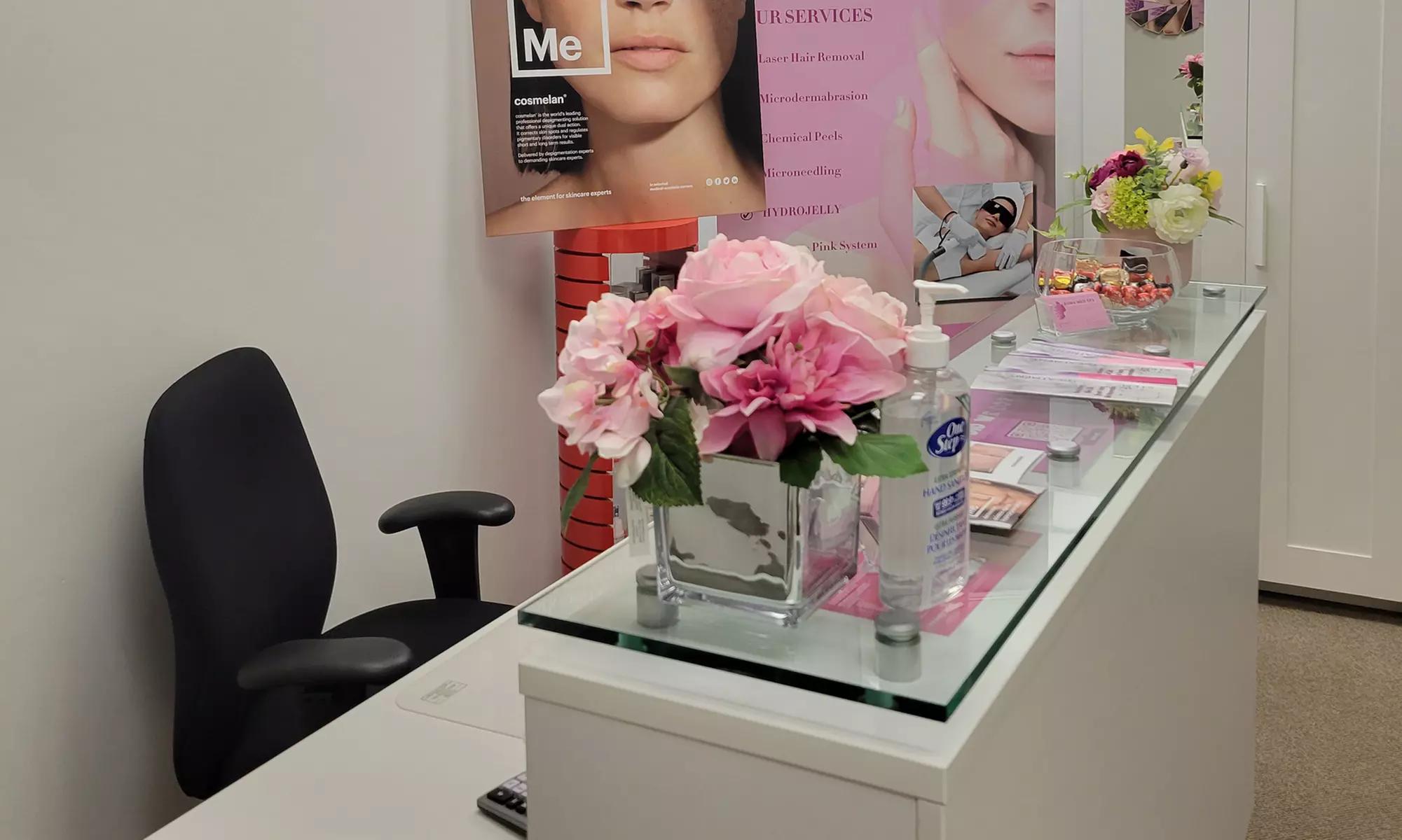 60-, or 90-Min HydraFacial w/ RF Skin Tightening & LED Light Therapy!